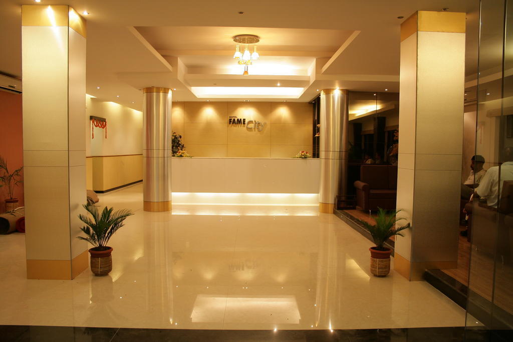 Hotel Fame City Гувахати Экстерьер фото