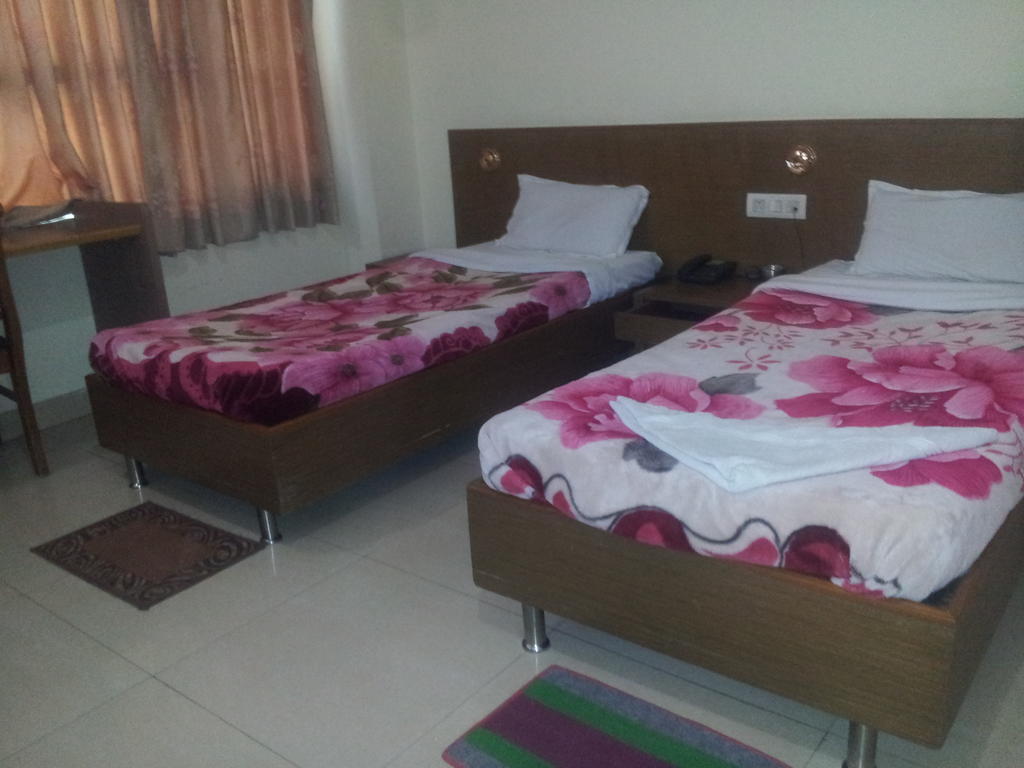 Hotel Fame City Гувахати Номер фото