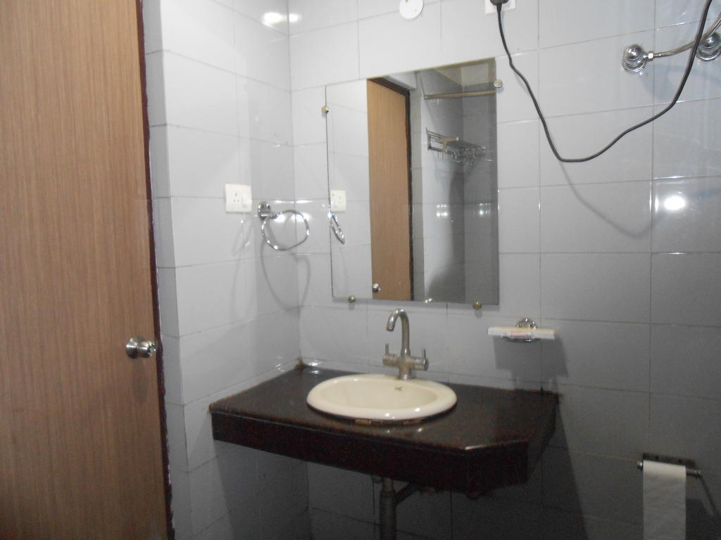 Hotel Fame City Гувахати Номер фото