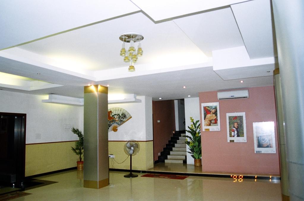 Hotel Fame City Гувахати Экстерьер фото